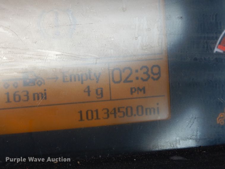 image for item GT9323 2007 Volvo VN  semi truck