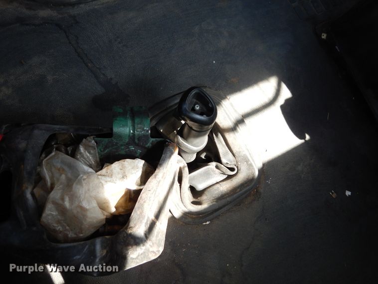 image for item GT9323 2007 Volvo VN  semi truck