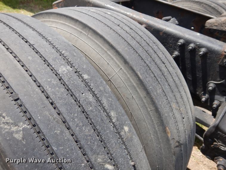 image for item GT9323 2007 Volvo VN  semi truck