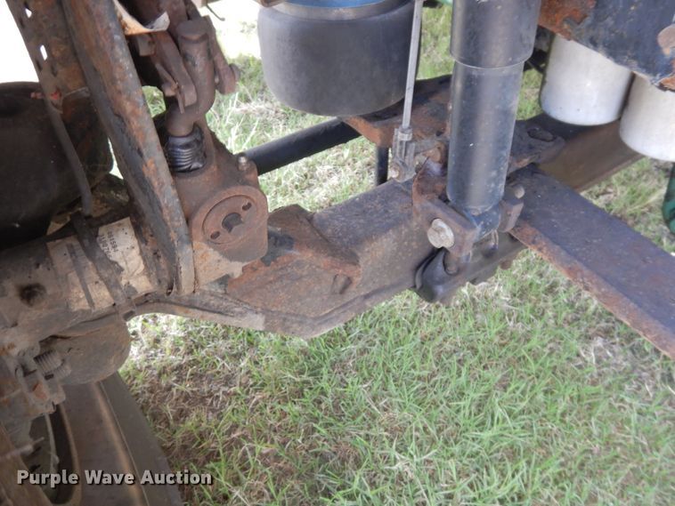 image for item GT9323 2007 Volvo VN  semi truck