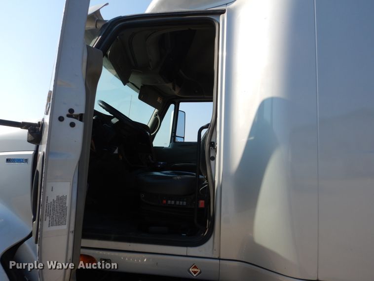 image for item GV9101 2011 International ProStar Premium  semi truck