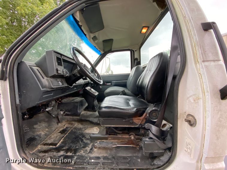 image for item HA9601 1996 Chevrolet Kodiak C6500  semi truck