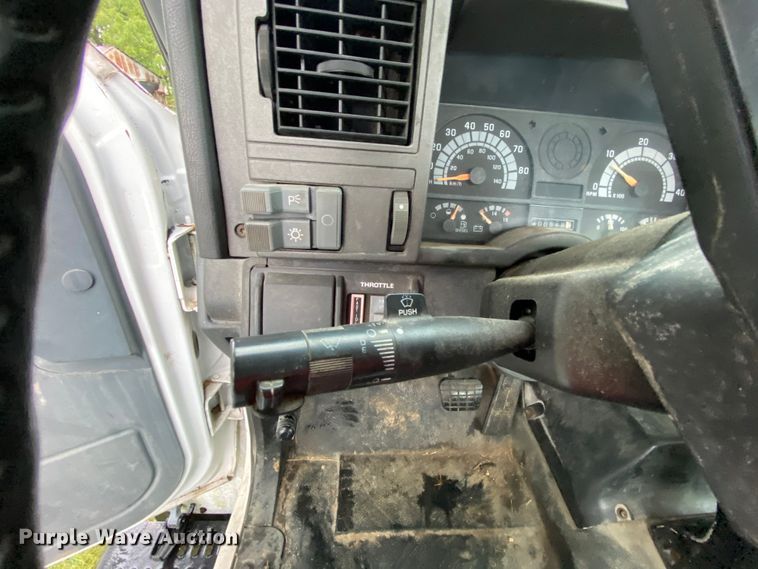 image for item HA9601 1996 Chevrolet Kodiak C6500  semi truck