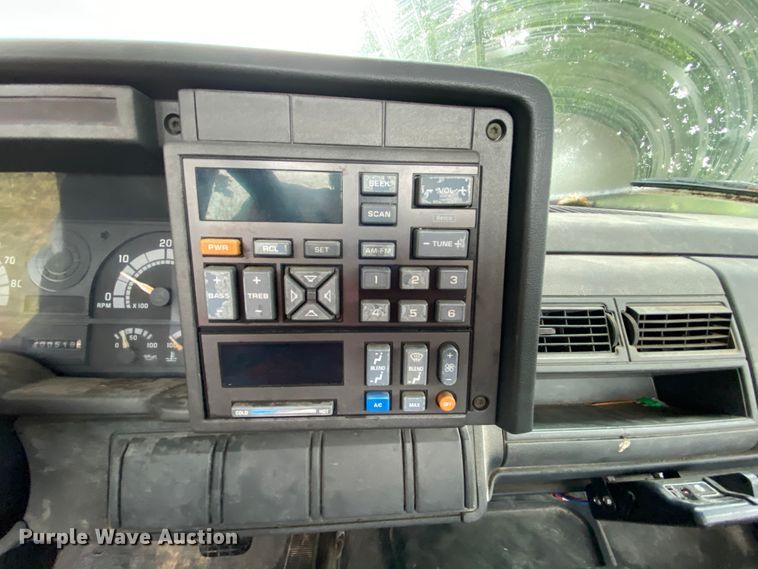 image for item HA9601 1996 Chevrolet Kodiak C6500  semi truck