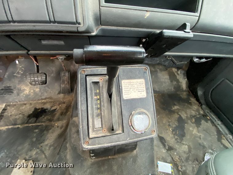 image for item HA9601 1996 Chevrolet Kodiak C6500  semi truck