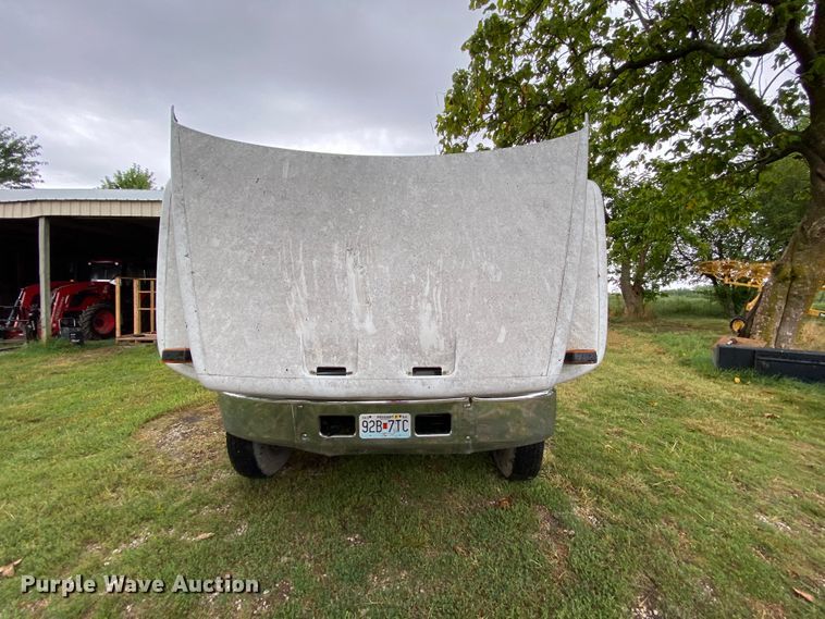 image for item HA9601 1996 Chevrolet Kodiak C6500  semi truck