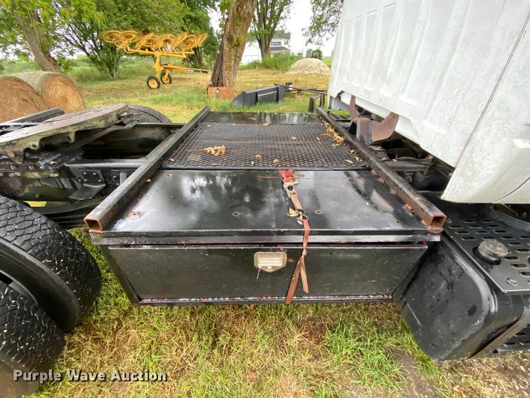 image for item HA9601 1996 Chevrolet Kodiak C6500  semi truck