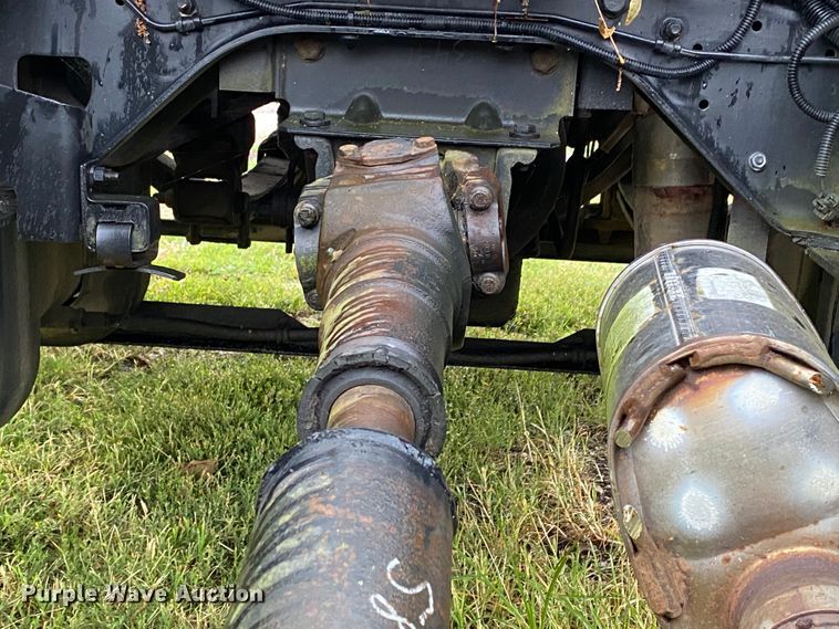 image for item HA9601 1996 Chevrolet Kodiak C6500  semi truck