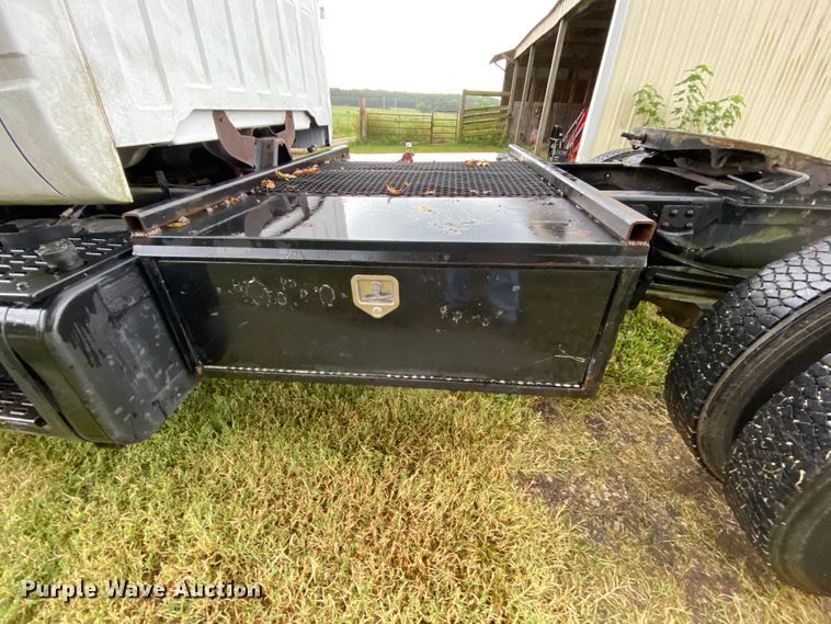 image for item HA9601 1996 Chevrolet Kodiak C6500  semi truck