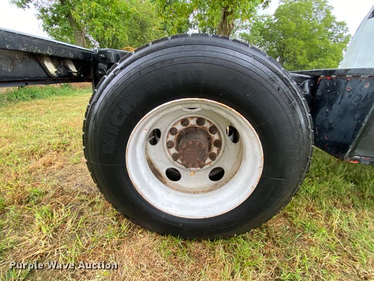 image for item HA9601 1996 Chevrolet Kodiak C6500  semi truck