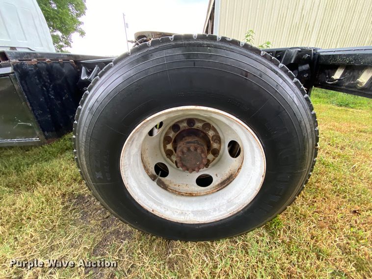 image for item HA9601 1996 Chevrolet Kodiak C6500  semi truck