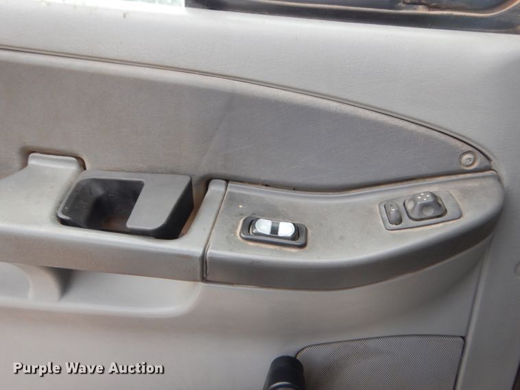 image for item HB9358 2003 Freightliner Columbia  semi truck