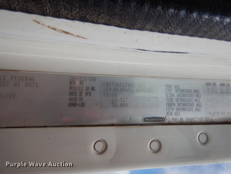 image for item HB9358 2003 Freightliner Columbia  semi truck