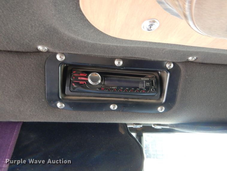 image for item HB9360 1989 International F93  semi truck