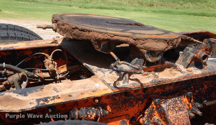 image for item HB9361 2000 Freightliner FLD  semi truck