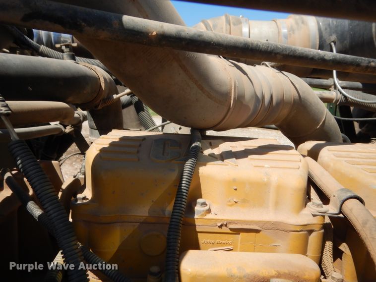 image for item HB9361 2000 Freightliner FLD  semi truck