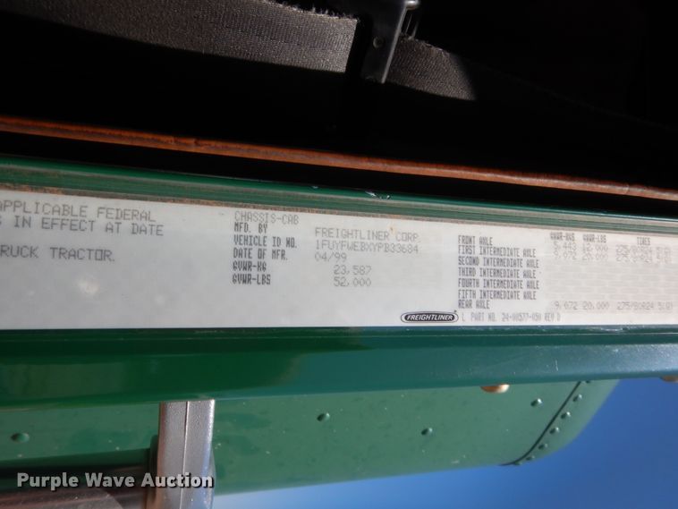 image for item HB9361 2000 Freightliner FLD  semi truck