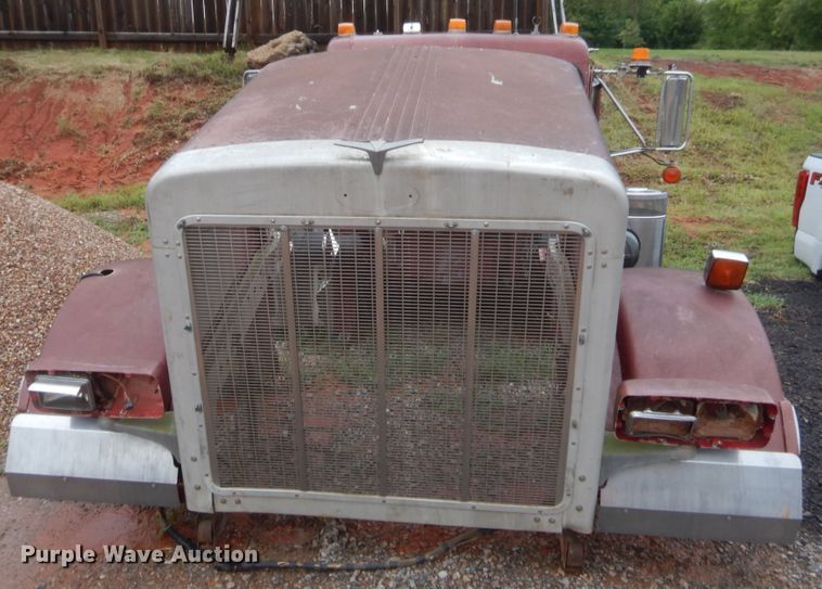 image for item HB9488 Peterbilt 359 truck cab and hood
