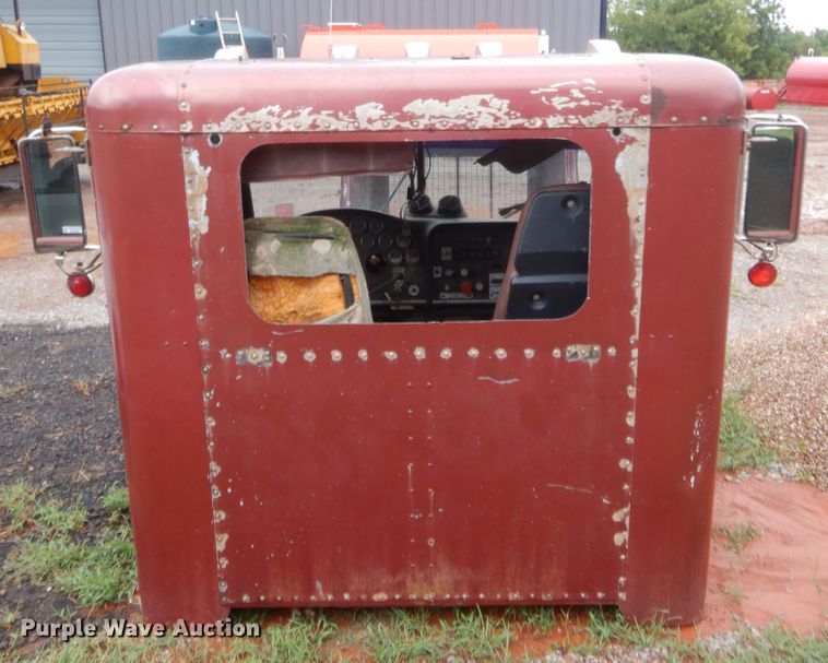 image for item HB9488 Peterbilt 359 truck cab and hood