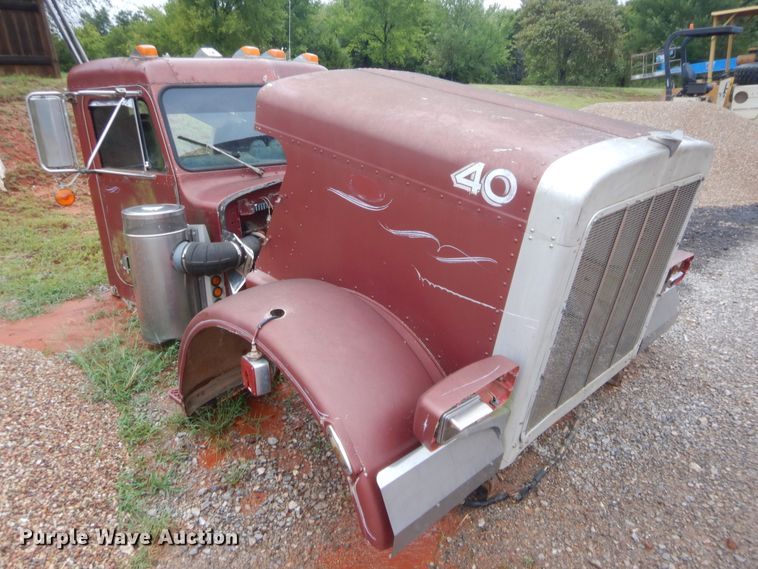 image for item HB9488 Peterbilt 359 truck cab and hood