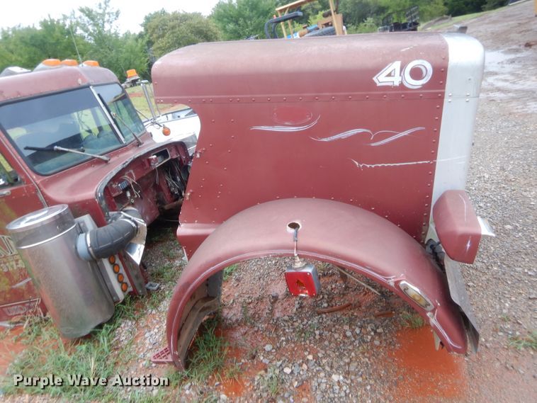 image for item HB9488 Peterbilt 359 truck cab and hood