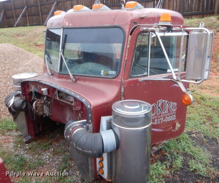 image for item HB9488 Peterbilt 359 truck cab and hood