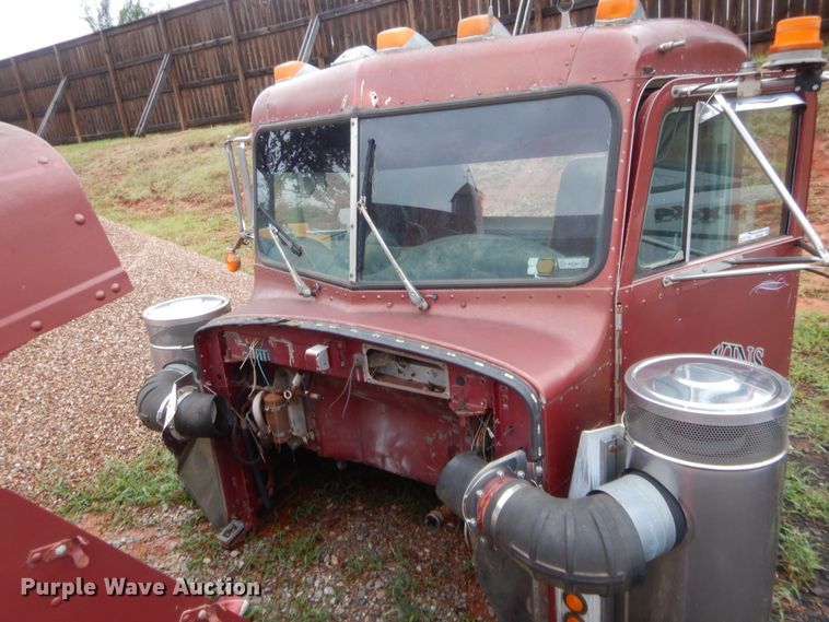 image for item HB9488 Peterbilt 359 truck cab and hood