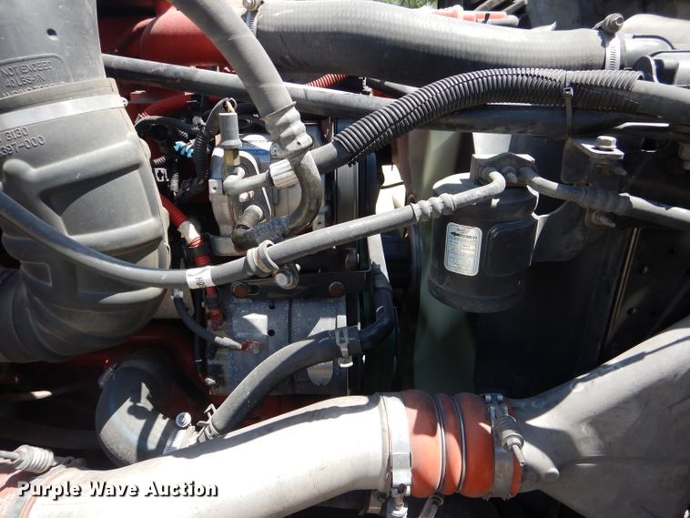 image for item HC9061 2013 Freightliner Cascadia  semi truck