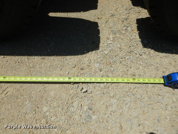 image for item HC9061 2013 Freightliner Cascadia  semi truck