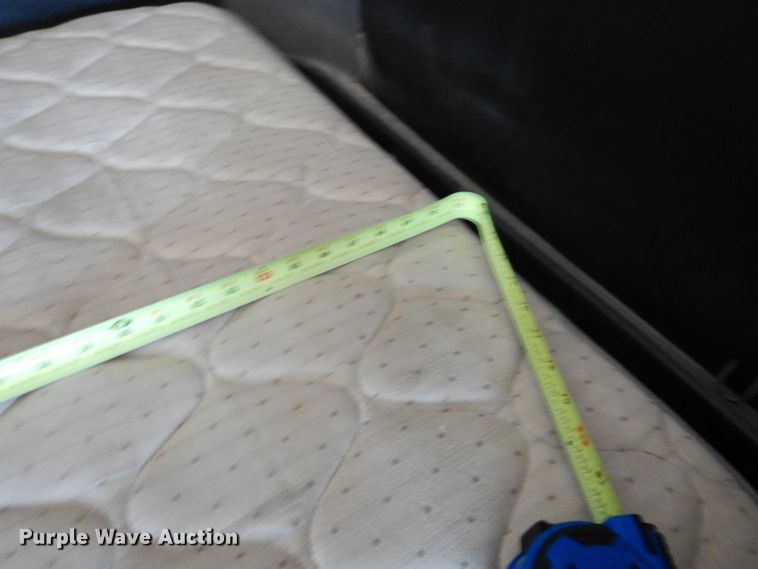 image for item HC9080 2006 Freightliner Columbia 120  semi truck