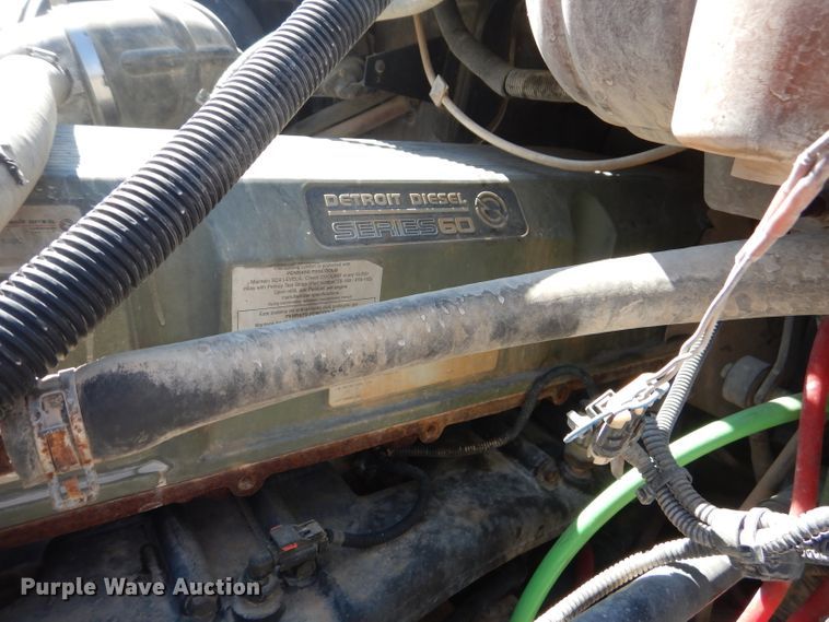 image for item HC9080 2006 Freightliner Columbia 120  semi truck