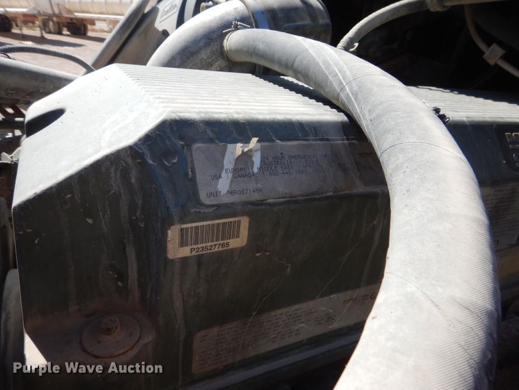 image for item HC9080 2006 Freightliner Columbia 120  semi truck