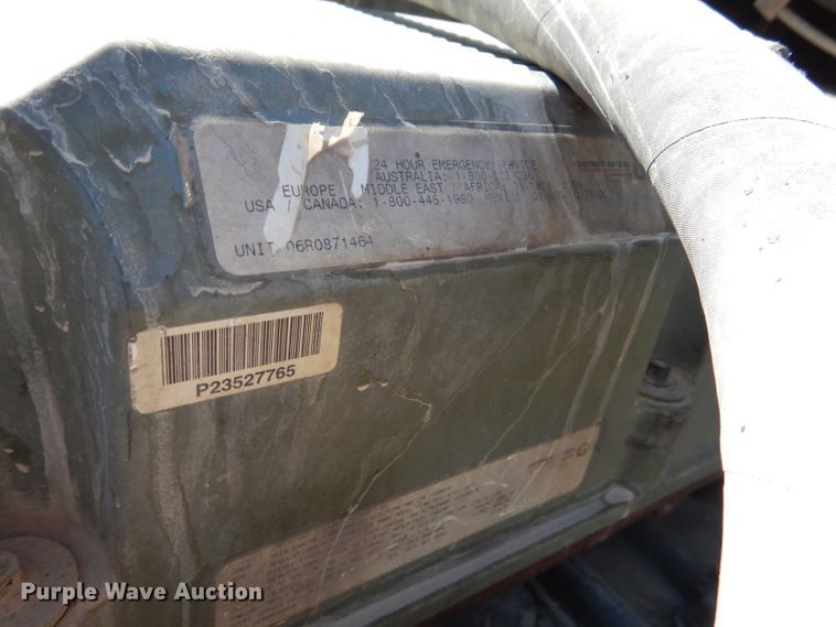 image for item HC9080 2006 Freightliner Columbia 120  semi truck