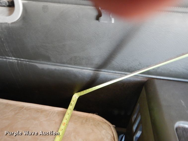 image for item HC9081 2007 Freightliner Columbia 120  semi truck