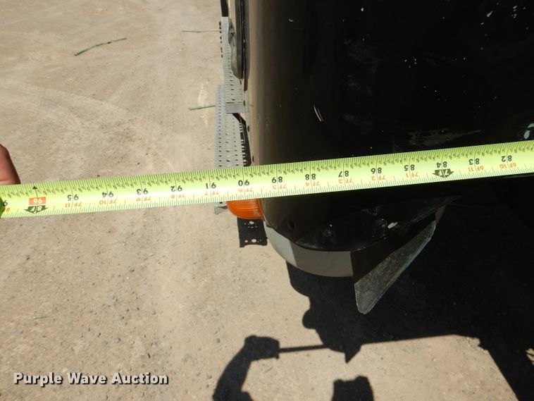 image for item HC9081 2007 Freightliner Columbia 120  semi truck