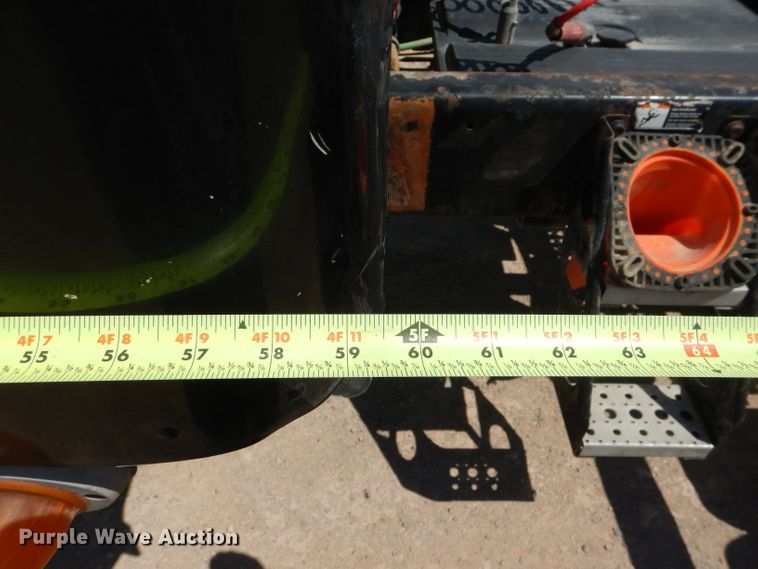 image for item HC9081 2007 Freightliner Columbia 120  semi truck