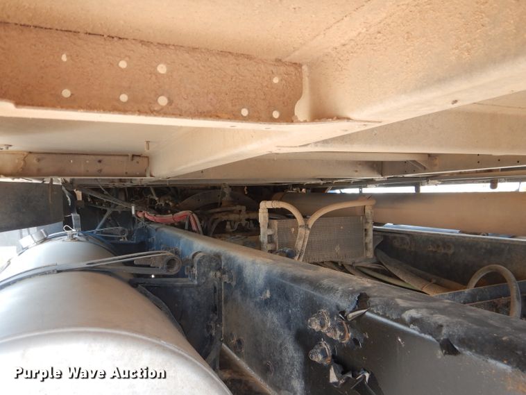 image for item HC9081 2007 Freightliner Columbia 120  semi truck