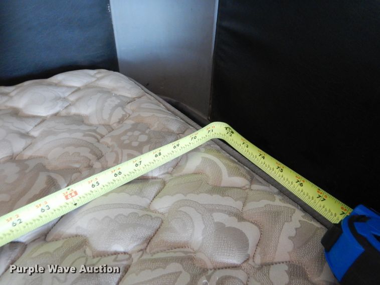 image for item HC9082 2007 Freightliner Columbia 120  semi truck