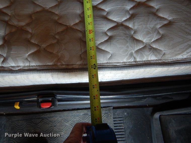 image for item HC9082 2007 Freightliner Columbia 120  semi truck