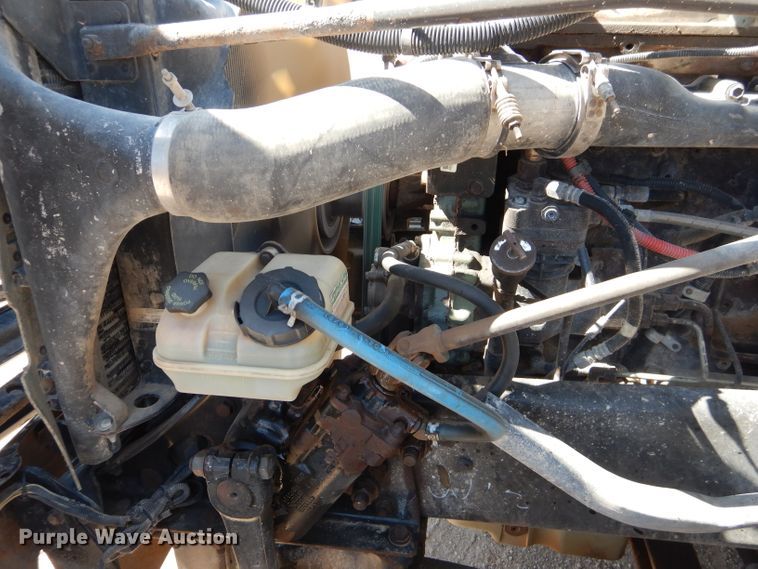 image for item HC9082 2007 Freightliner Columbia 120  semi truck