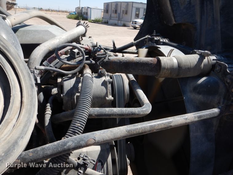 image for item HC9082 2007 Freightliner Columbia 120  semi truck