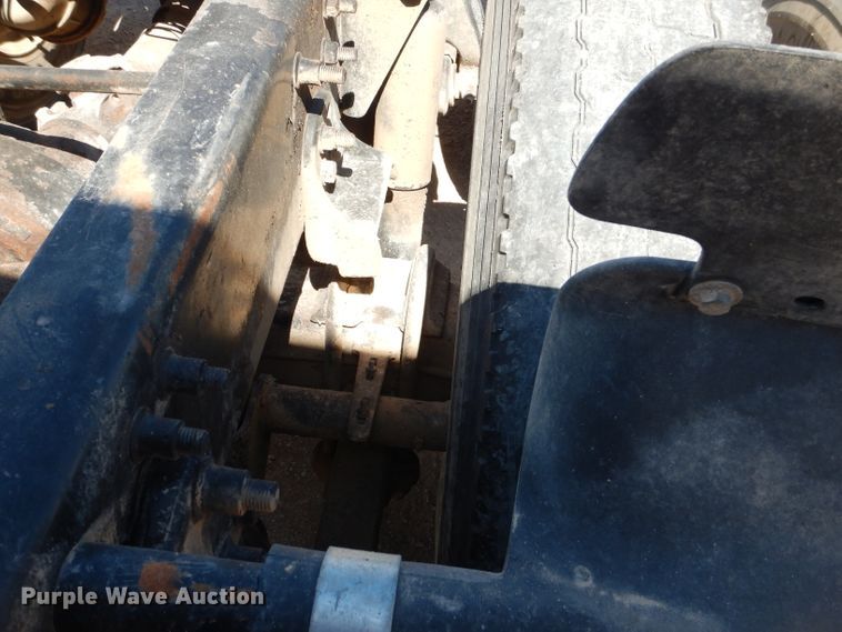 image for item HC9082 2007 Freightliner Columbia 120  semi truck