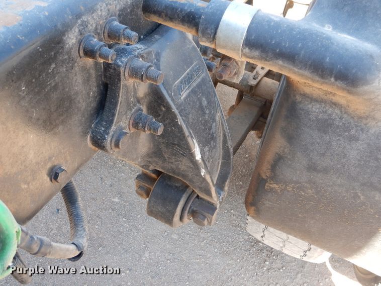 image for item HC9082 2007 Freightliner Columbia 120  semi truck