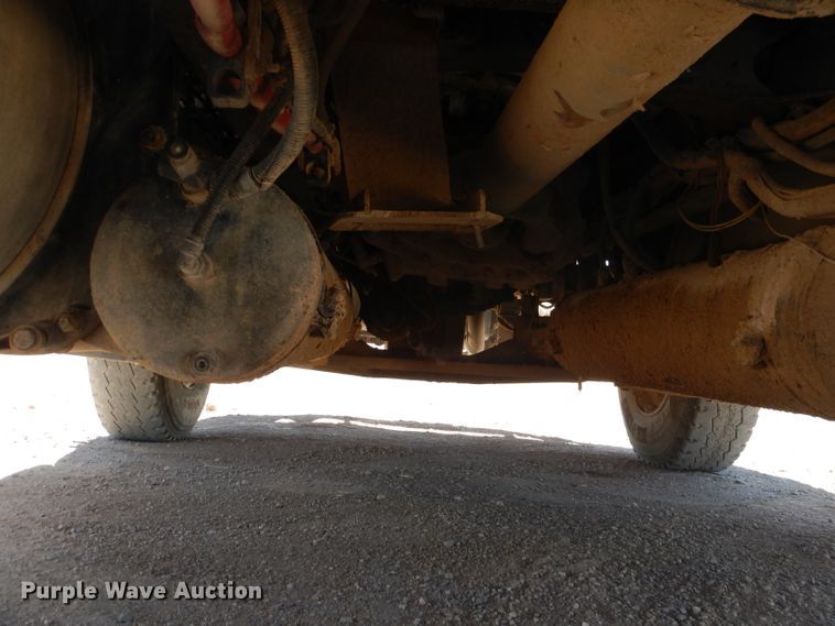 image for item HC9082 2007 Freightliner Columbia 120  semi truck