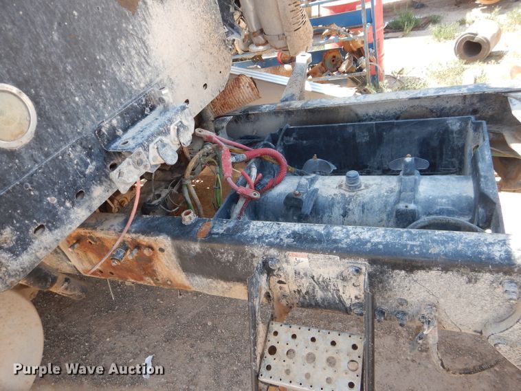 image for item HC9083 2007 Freightliner Columbia 120  semi truck