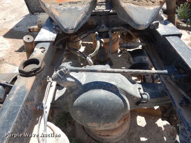 image for item HC9083 2007 Freightliner Columbia 120  semi truck