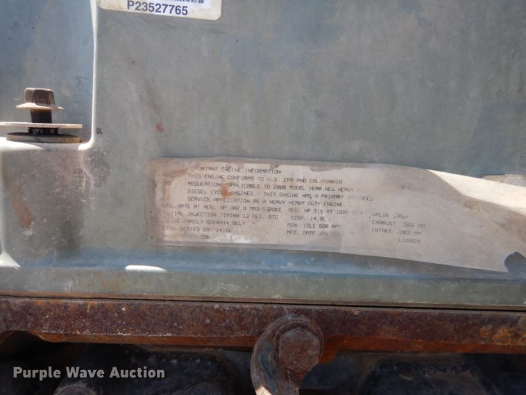 image for item HC9083 2007 Freightliner Columbia 120  semi truck