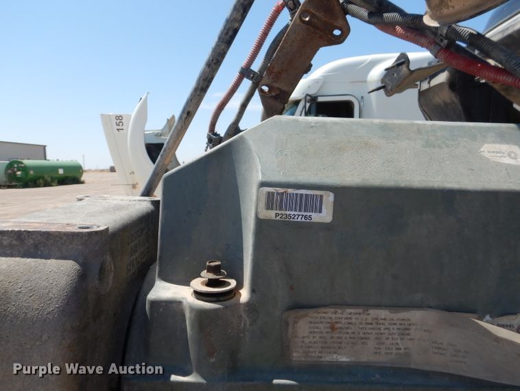 image for item HC9083 2007 Freightliner Columbia 120  semi truck