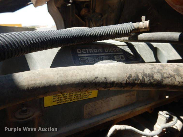 image for item HC9084 2007 Freightliner Columbia 120  semi truck