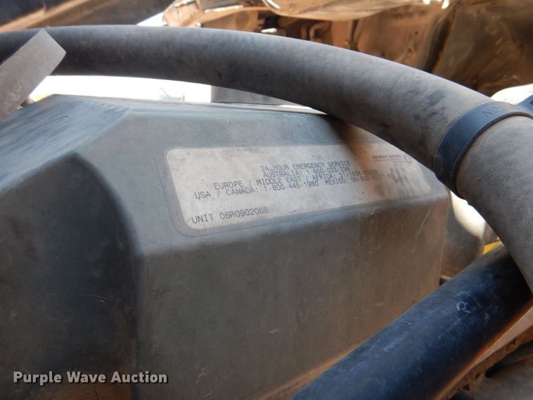 image for item HC9084 2007 Freightliner Columbia 120  semi truck